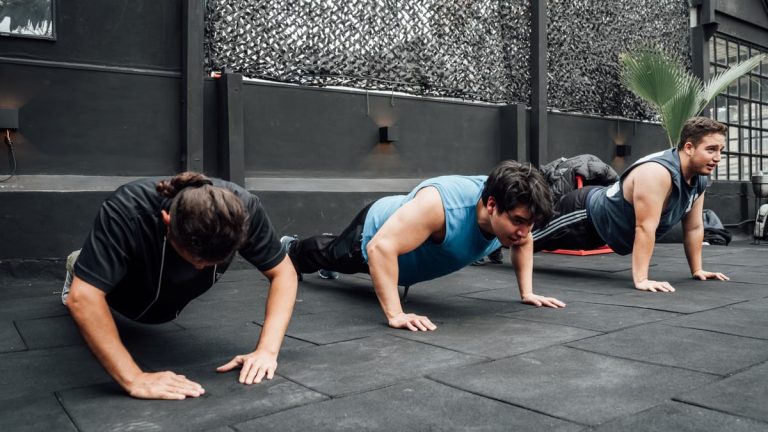 Ejercicios para Mantenerse en Forma en Casa